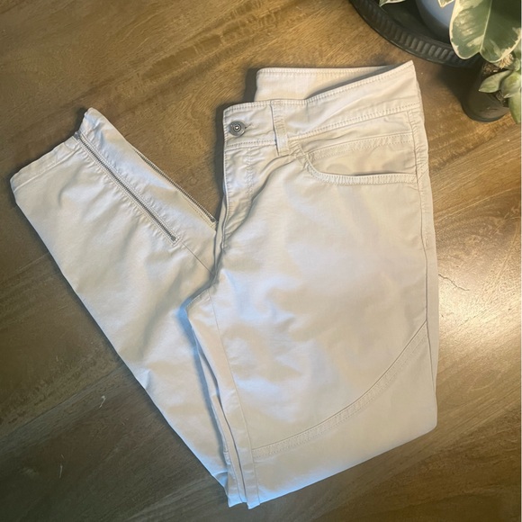 Bogner Skinny Khaki Pants - Picture 10 of 10